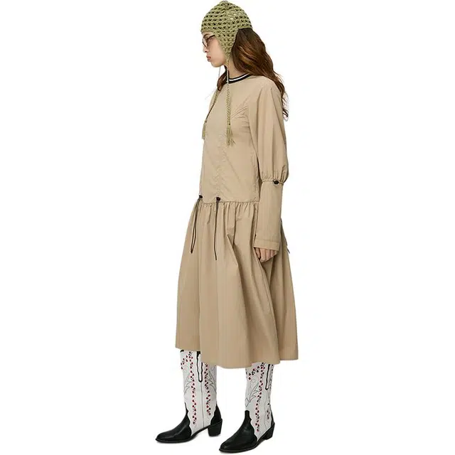 MOUSSY A