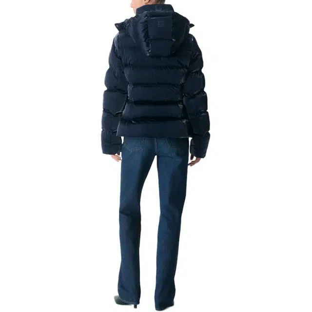 ARITZIA The SuperSnug Puff - Liquid Shine