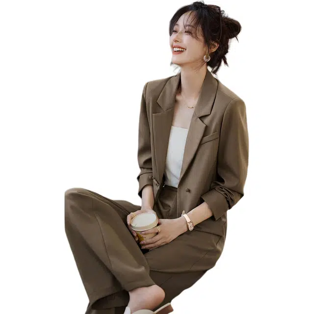 沫晗依美 短款纯色长袖外套高腰通勤长裤西装套装 女款 卡其色