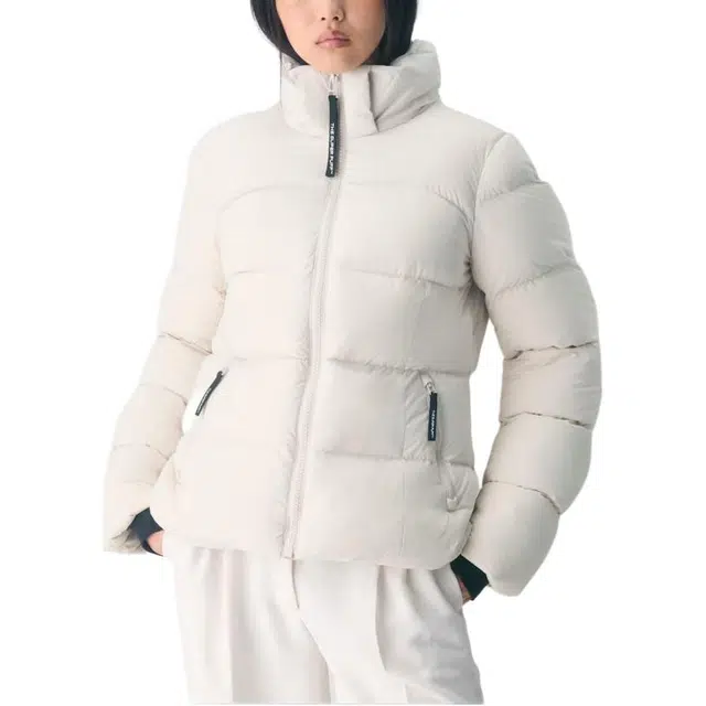 ARITZIA The SuperSnug Puff - cliMATTE
