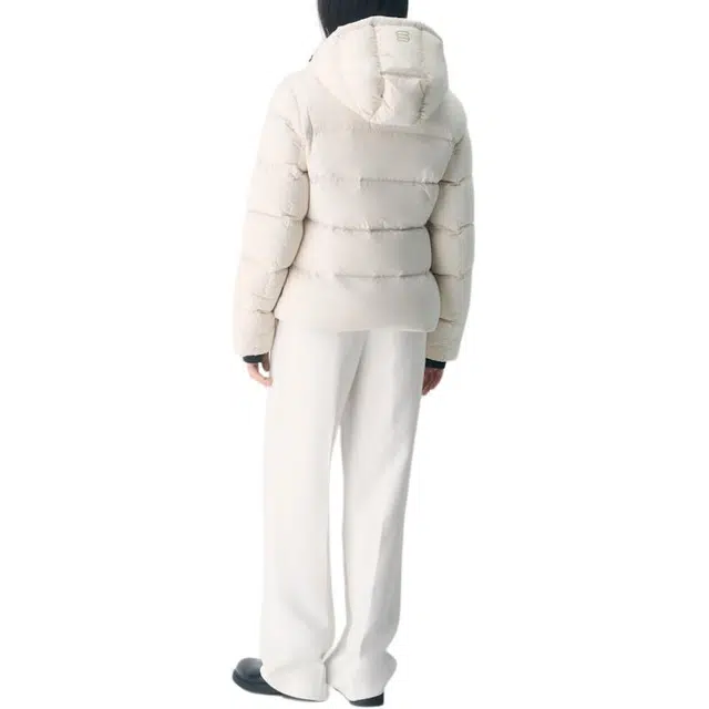 ARITZIA The SuperSnug Puff - cliMATTE