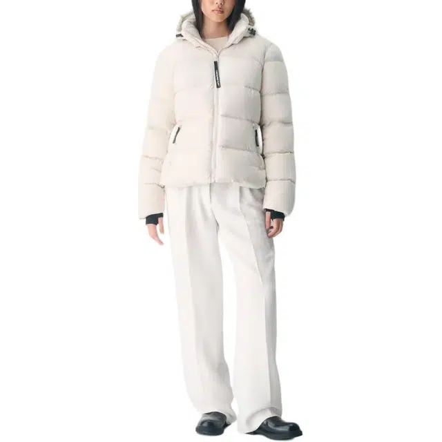 ARITZIA The SuperSnug Puff - cliMATTE