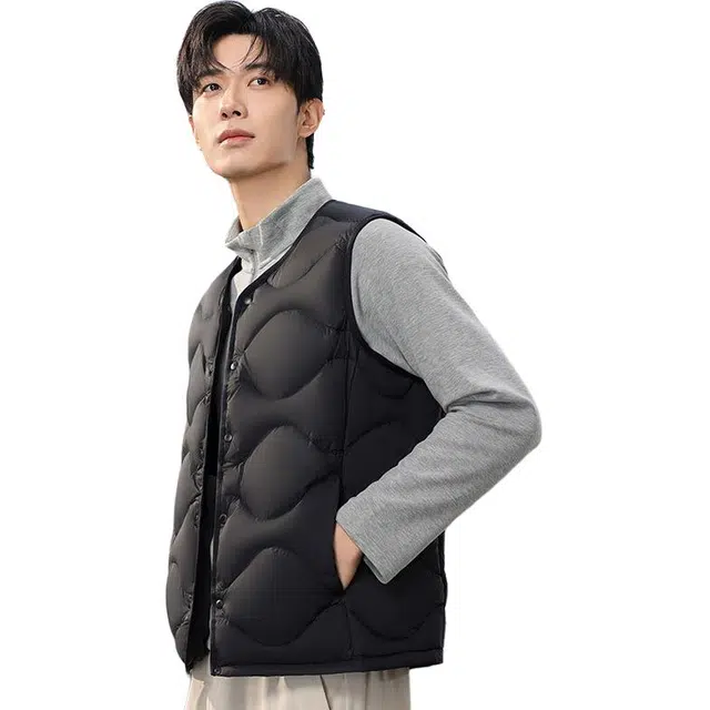 鸭鸭 冬季轻薄短款时尚潮流纯色马甲舒适保暖百搭背心羽绒服 男款
