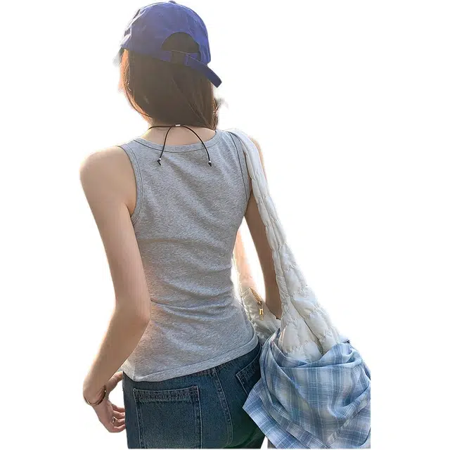 沐晓欣 甜辣时尚出游穿搭修身吊带内搭外穿收腰法式辣妹无袖打底衫背心 女款