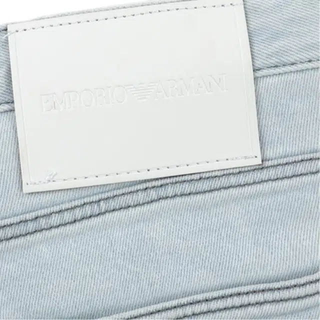 EMPORIO ARMANI EA SS25