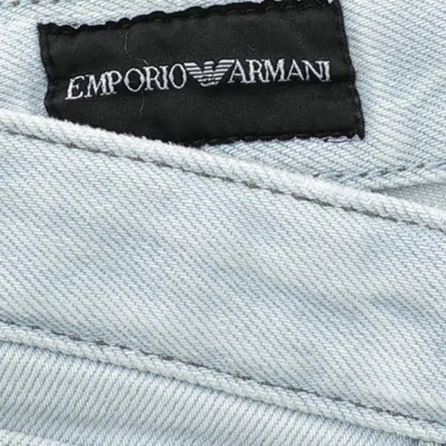 EMPORIO ARMANI EA SS25