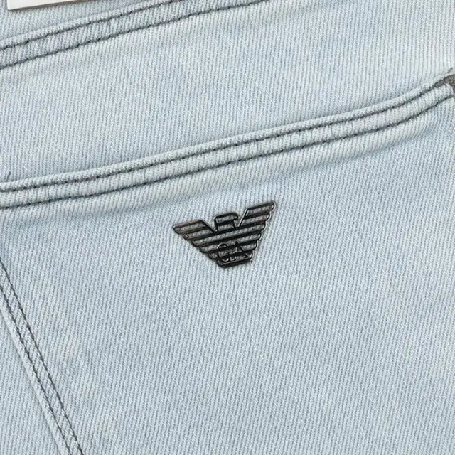 EMPORIO ARMANI EA SS25