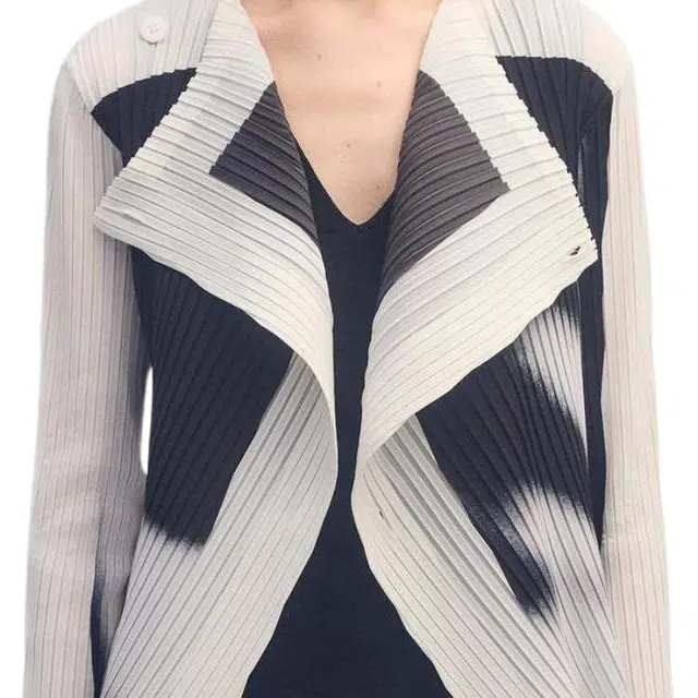 ISSEY MIYAKE T