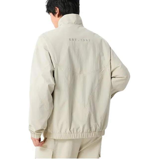 特步 运动生活系列 生活系列 纯色拉链立领舒适透气百搭宽松夹克外套 男款 耐久灰