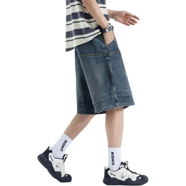 AWAO