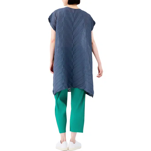 ISSEY MIYAKE T