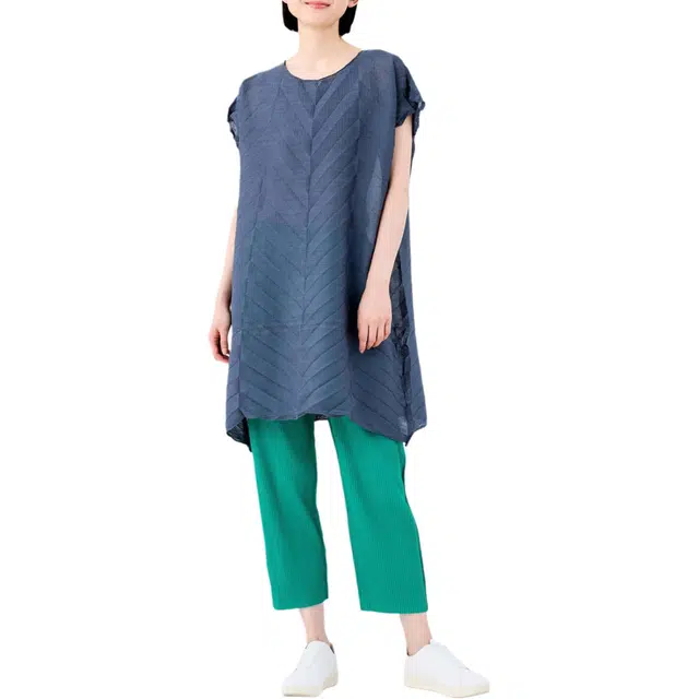 ISSEY MIYAKE T