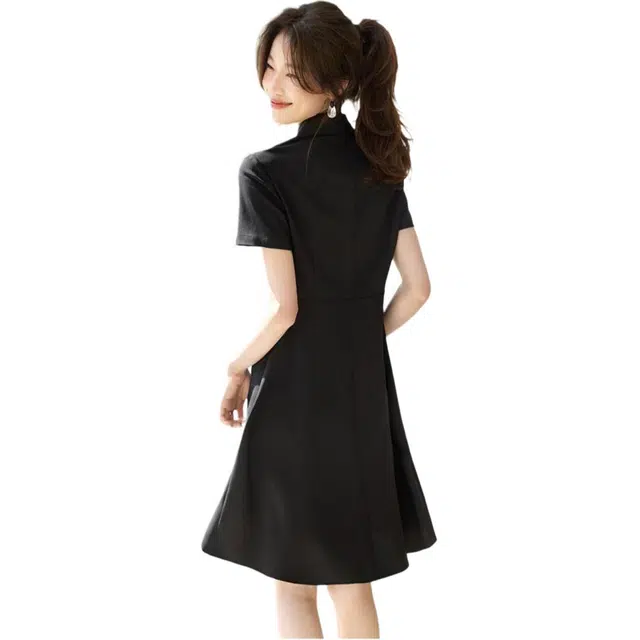 沫晗依美 高智职场轻商务通勤感西装假两件马甲收腰设计感短袖连衣裙 女款 黑色
