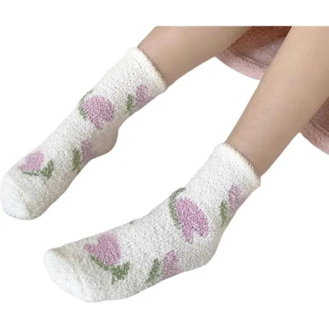 雅鹿 柔软珊瑚绒透气中筒袜 女款