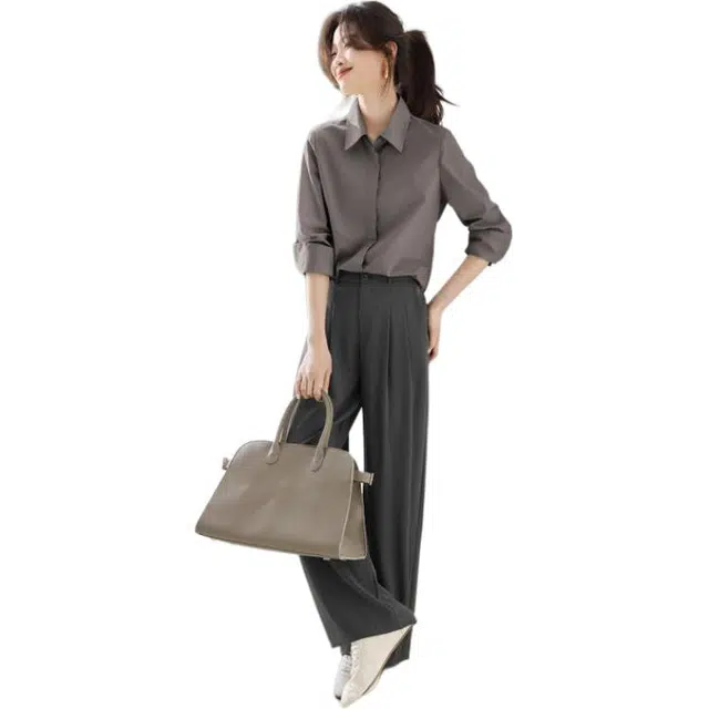 沫晗依美 挺括轻职场长袖衬衫 女款