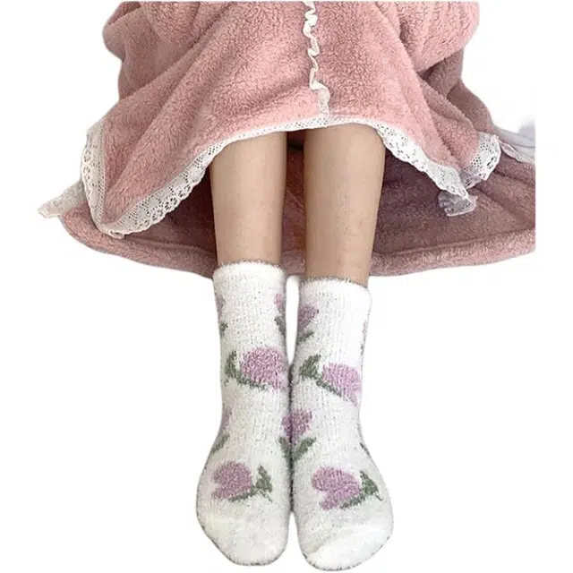 雅鹿 柔软珊瑚绒透气中筒袜 女款