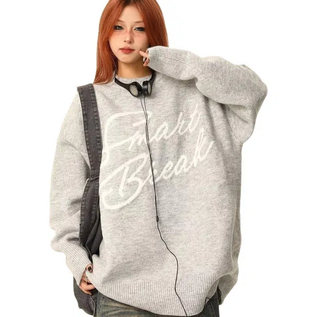 纤丝鸟 美式复古字母提花圆领潮流宽松慵懒外套针织衫 女款