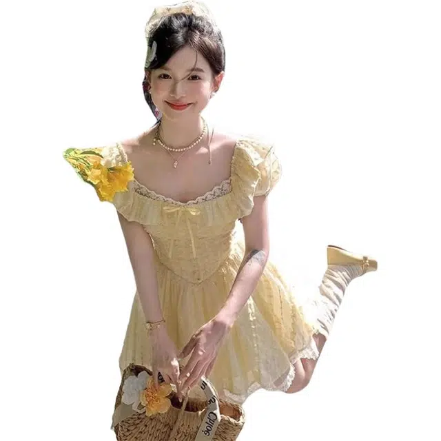 黛尔佳人 甜美风方领少女感减龄显瘦泡泡袖短袖连衣裙 女款