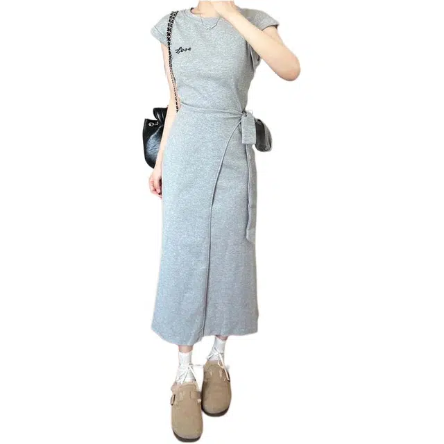 黛尔佳人 法式绑带收腰夏设计感小众气质长裙短袖连衣裙 女款