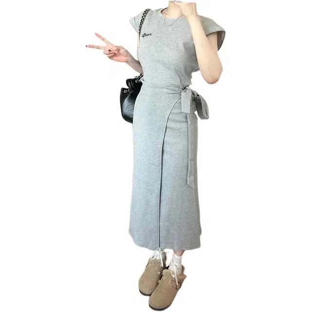 黛尔佳人 法式绑带收腰夏设计感小众气质长裙短袖连衣裙 女款