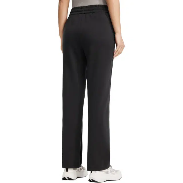 DESCENTE WOMENS TRAINING FW25 logo