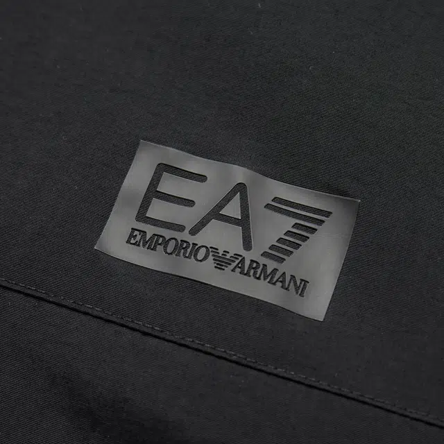 EMPORIO ARMANI EA7 Logo