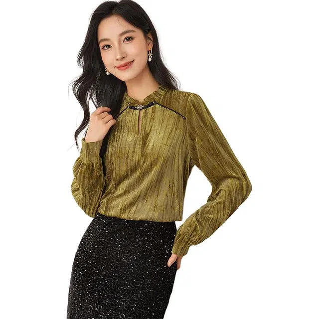 欧昵雪 立领时尚简约直筒休闲丝绒针织衫 女款 橄榄绿