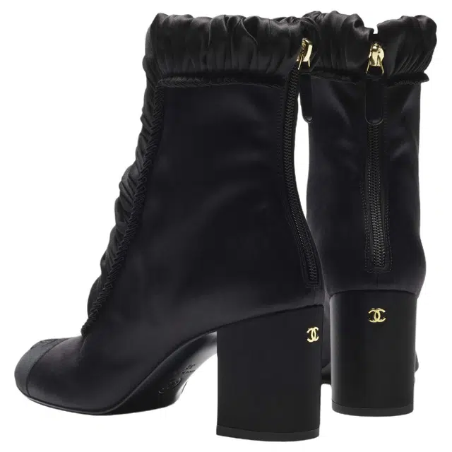 CHANEL 25K Satin Round Toe Ankle Boots
