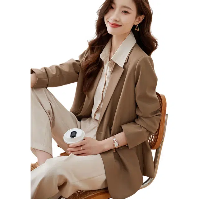 沫晗依美 简约通勤风纯色双排扣长袖西装 女款 卡其色