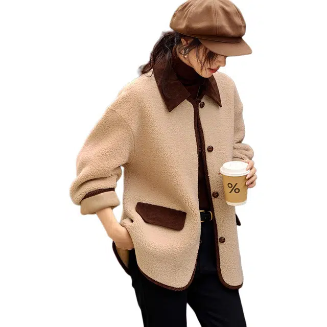 沫晗依美 撞色拼接休闲仿皮毛一体夹克 女款 杏色