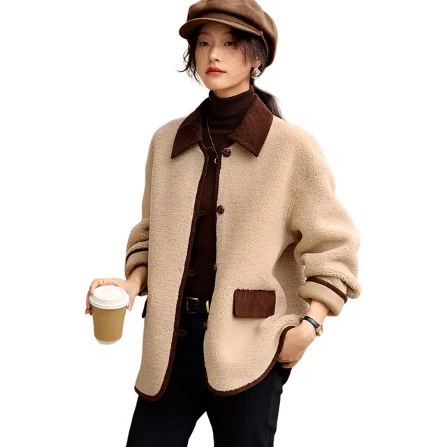 沫晗依美 撞色拼接休闲仿皮毛一体夹克 女款 杏色