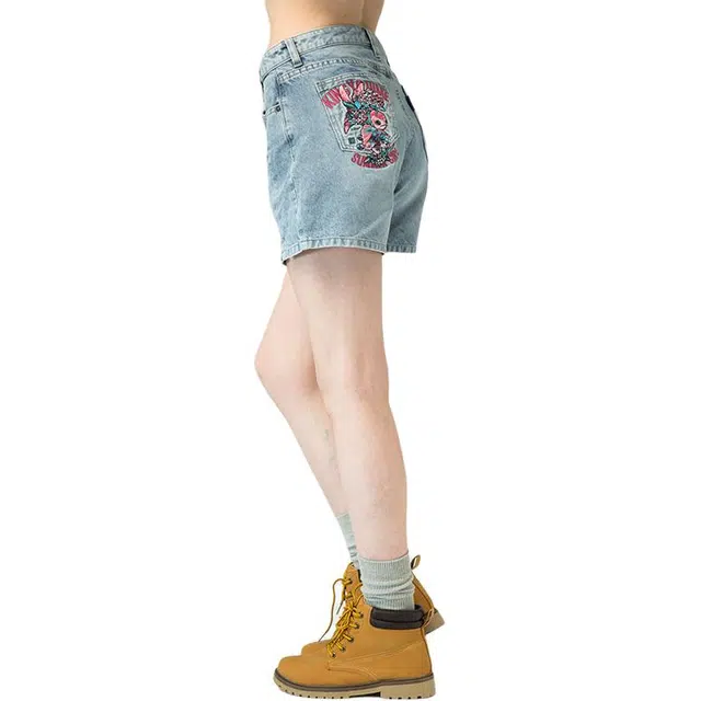 鬼洗 金鱼姬前开岔时尚潮流松弛低腰牛仔短裤 女款