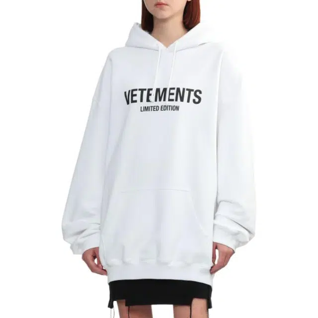 Vetements Logo