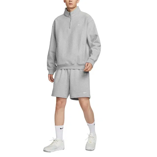Nike Solo Swoosh