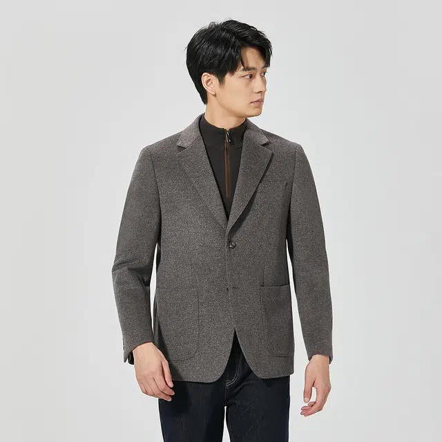 利郎 骆驼绒保暖纯色时尚都市平驳领短款冬季毛呢大衣 男款