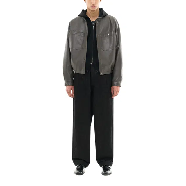 BESLOW ONE TUCK CURVED JEAN