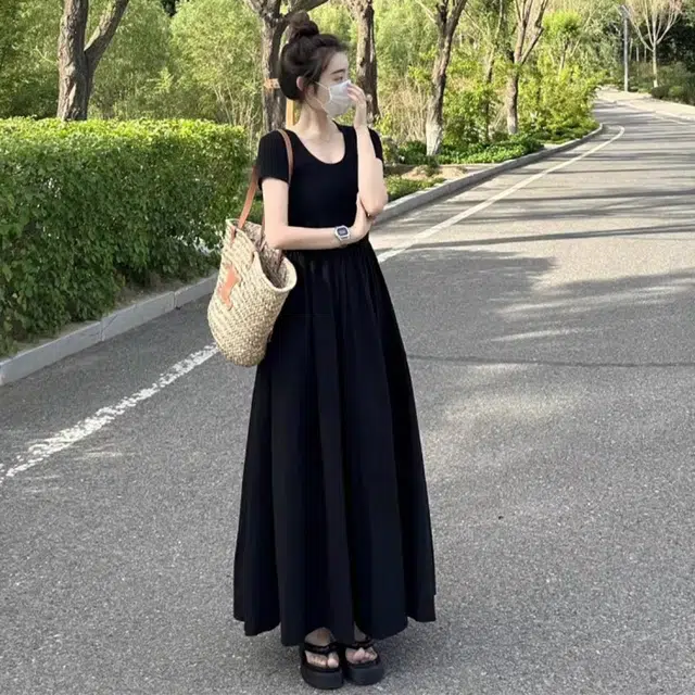 水中花 法式简约优雅气质修身显瘦设计高级感舒适百搭通勤短袖连衣裙 女款