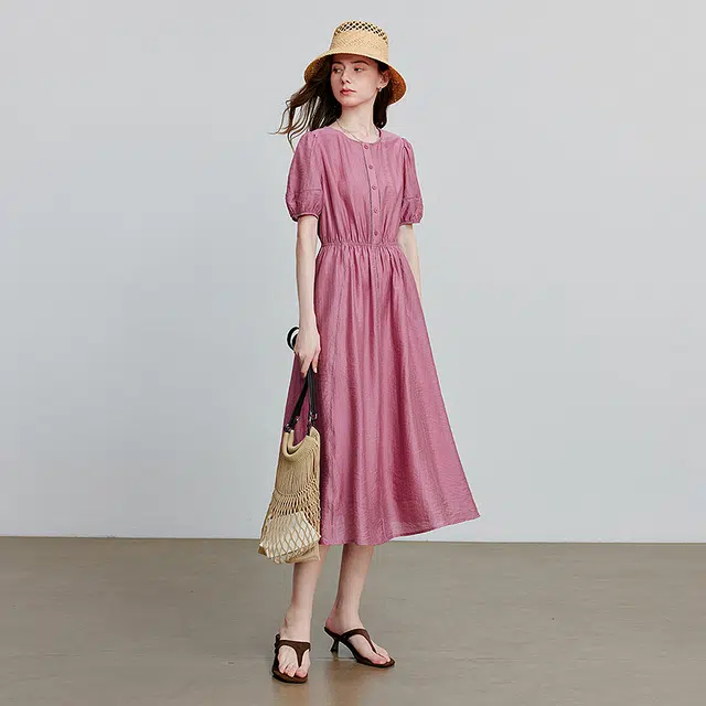 初语 复古收腰灯笼袖肌理感短袖连衣裙 女款