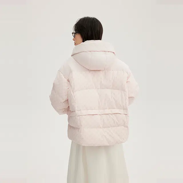 艾莱依 时尚老花拼接连帽舒适羽绒服 女款