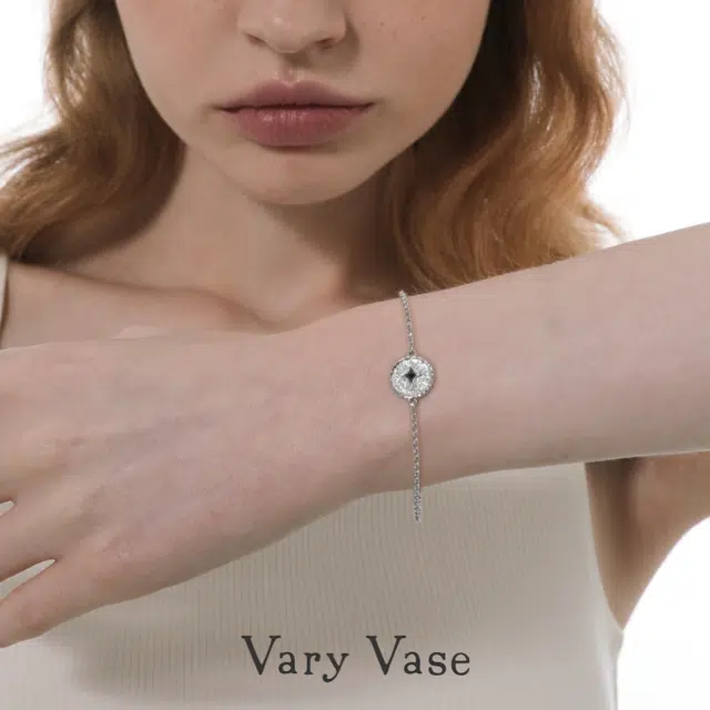 VARYVASE