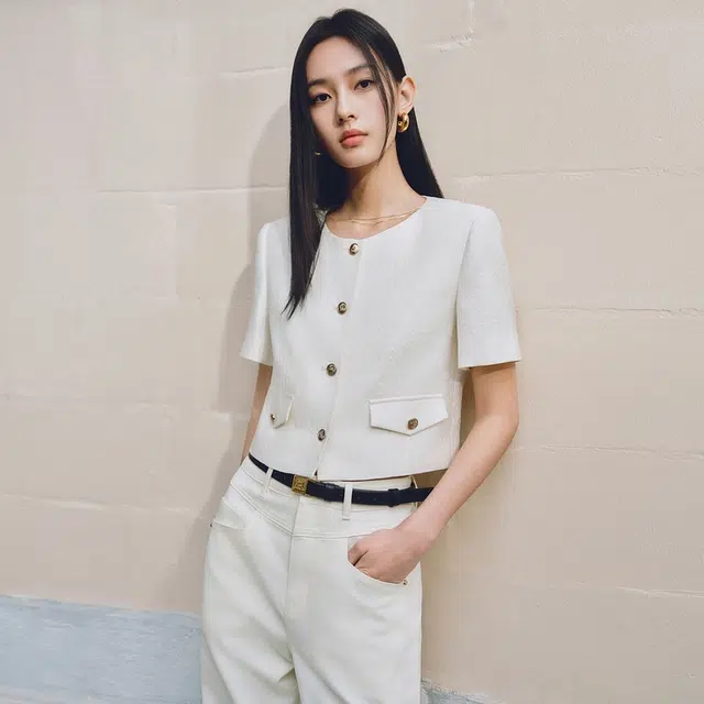太平鸟 提花肌理感小香风截短外套 女款 白色