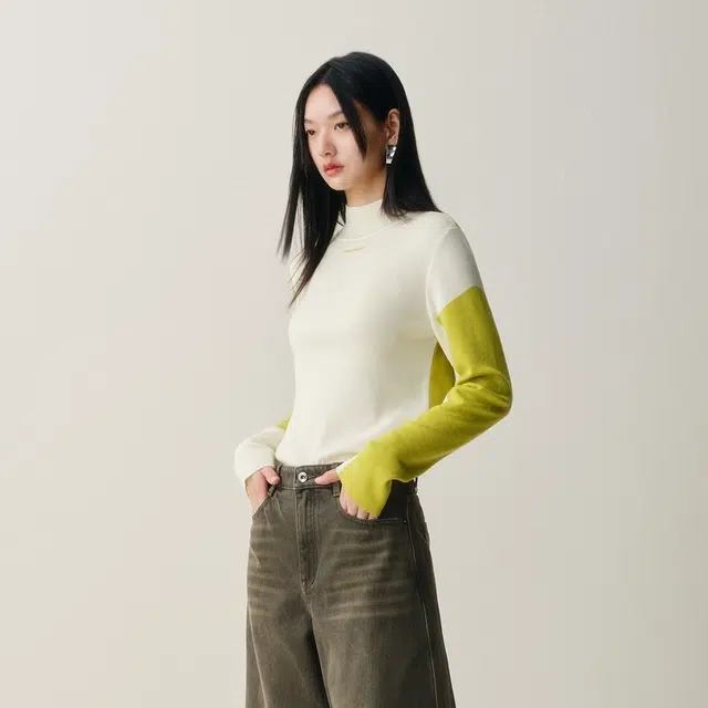 太平鸟 简约时尚短款修身撞色半高领打底衫针织衫 女款