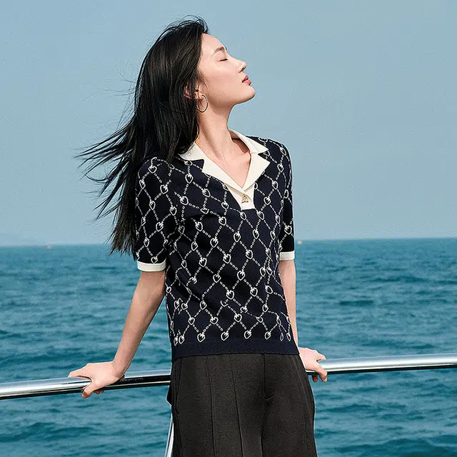 玖姿安娜蔻 休闲舒适百搭通勤翻领短袖针织衫 女款 花丈青