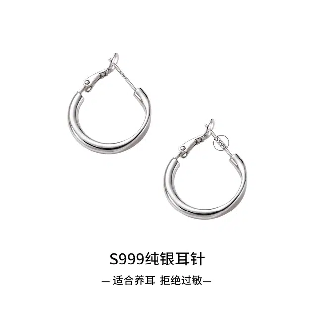 999