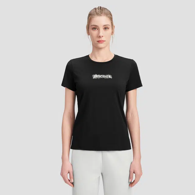 DESCENTE ESSENTIAL TOUGHLogo T