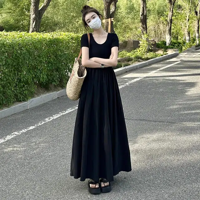 水中花 法式简约优雅气质修身显瘦设计高级感舒适百搭通勤短袖连衣裙 女款