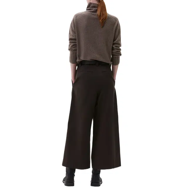 MARGARETHOWELL