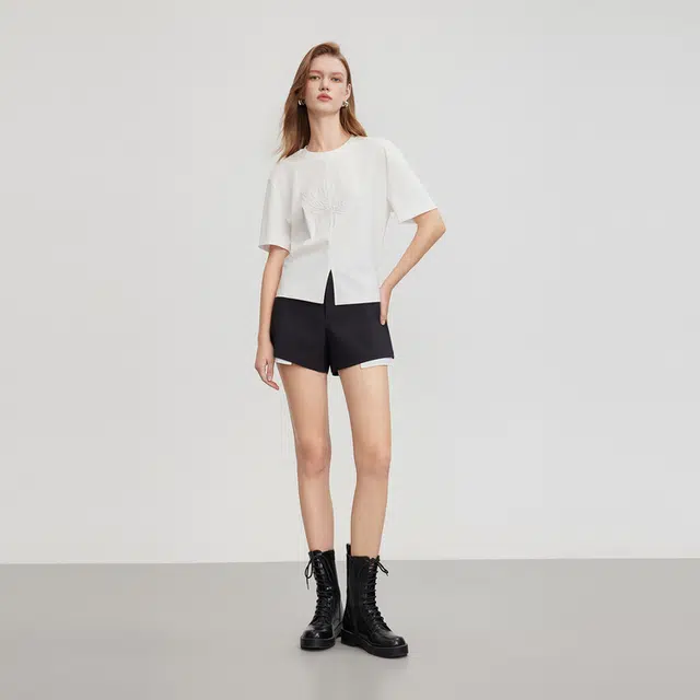 ELLE T