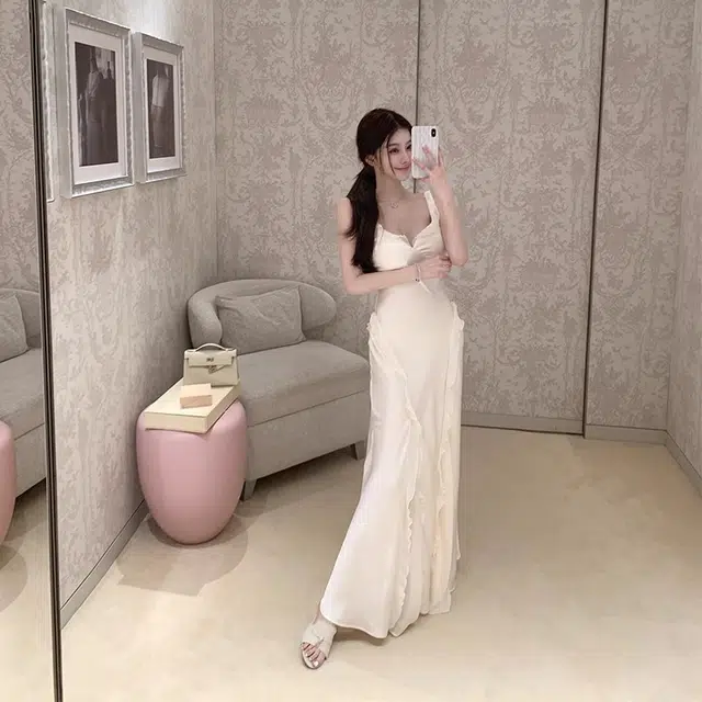 水中花 白玉兰清冷感荷叶边露背缎面斜裁气质长裙吊带连衣裙 女款
