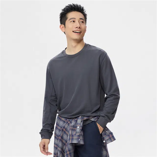 佐丹奴 纯棉明线圆领针织套头长袖卫衣 男款